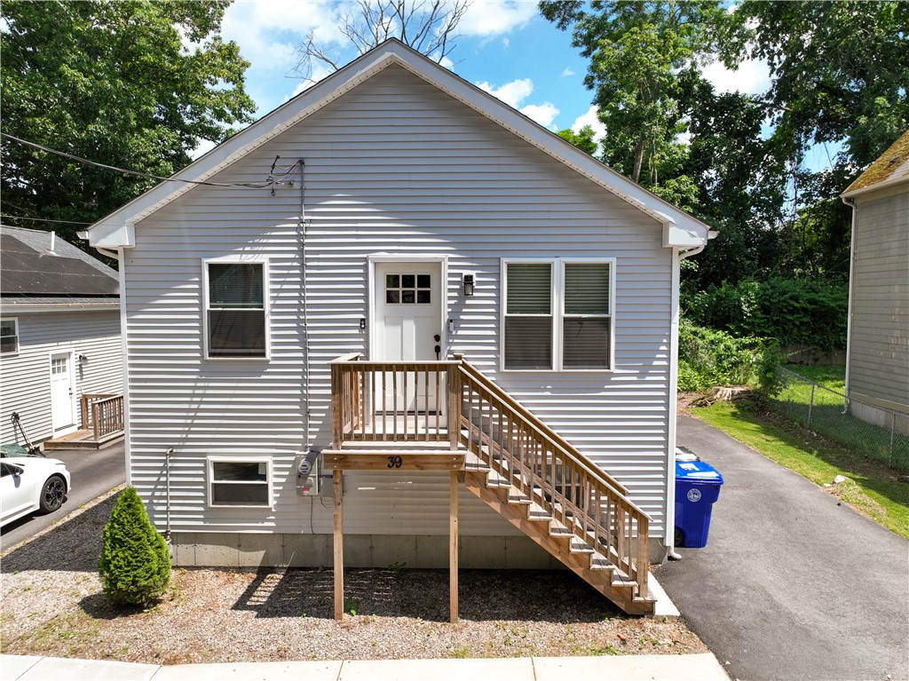 39 Derry Street Providence, RI 02908 - Photo 1 of 24