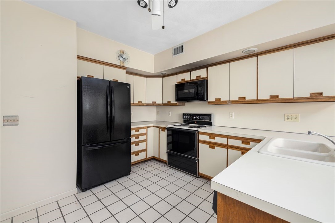 4496 Post Road, Unit 3 Warwick, RI 02818 - Photo 13 of 44 Kitchen