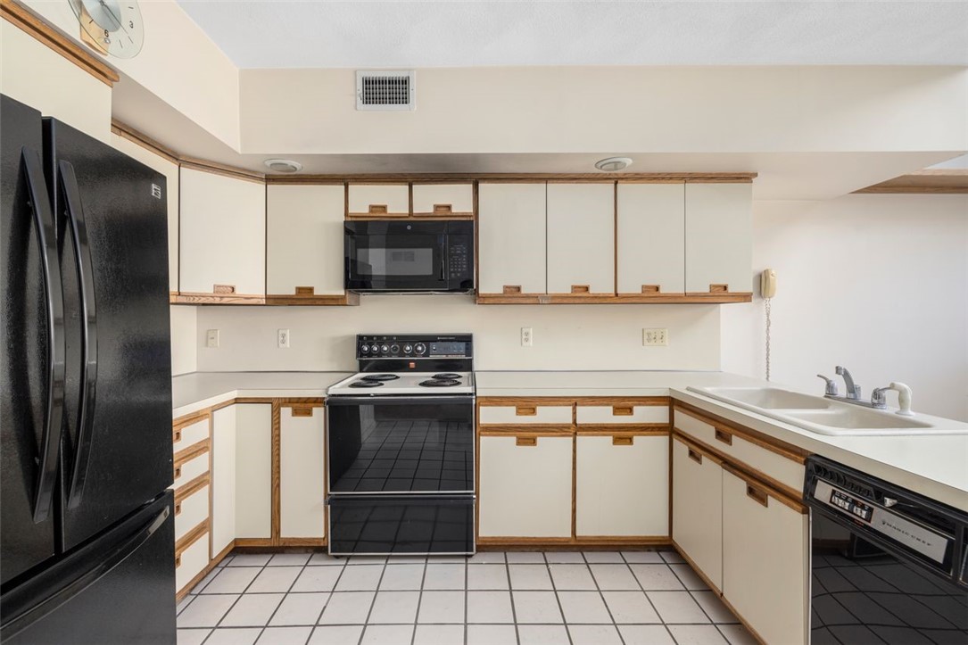4496 Post Road, Unit 3 Warwick, RI 02818 - Photo 15 of 44 Kitchen