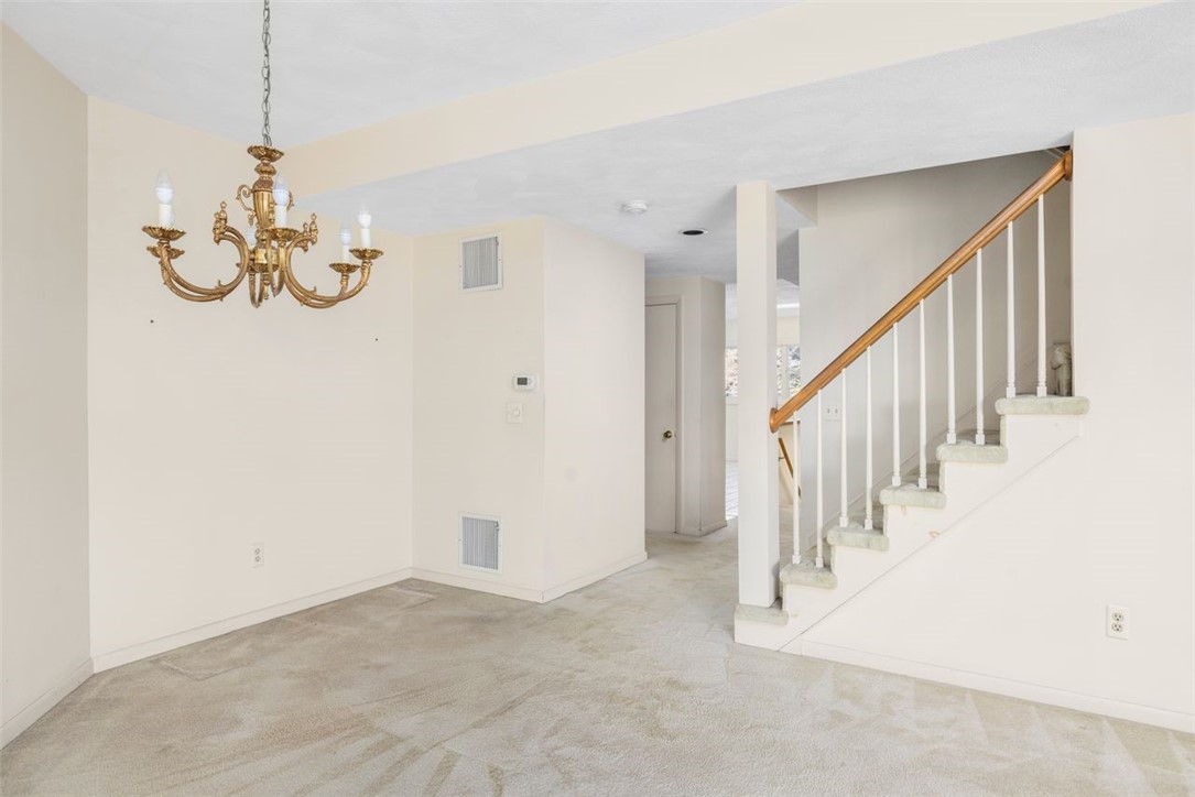 4496 Post Road, Unit 3 Warwick, RI 02818 - Photo 10 of 44 Dining Area