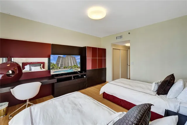 $1,000,000 | 20281 East Country Club Drive, Unit 607, Aventura, FL 33180