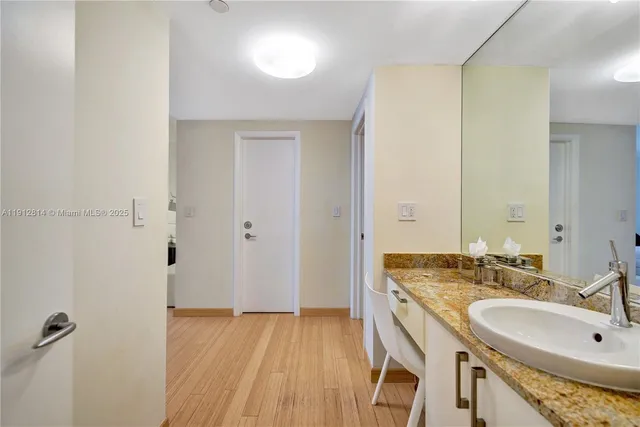 $1,000,000 | 20281 East Country Club Drive, Unit 607, Aventura, FL 33180