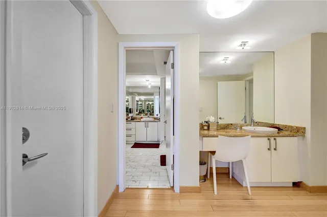 $1,000,000 | 20281 East Country Club Drive, Unit 607, Aventura, FL 33180