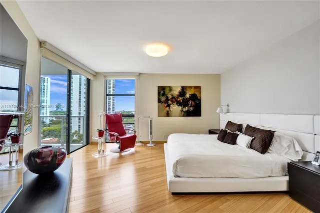 $1,000,000 | 20281 East Country Club Drive, Unit 607, Aventura, FL 33180