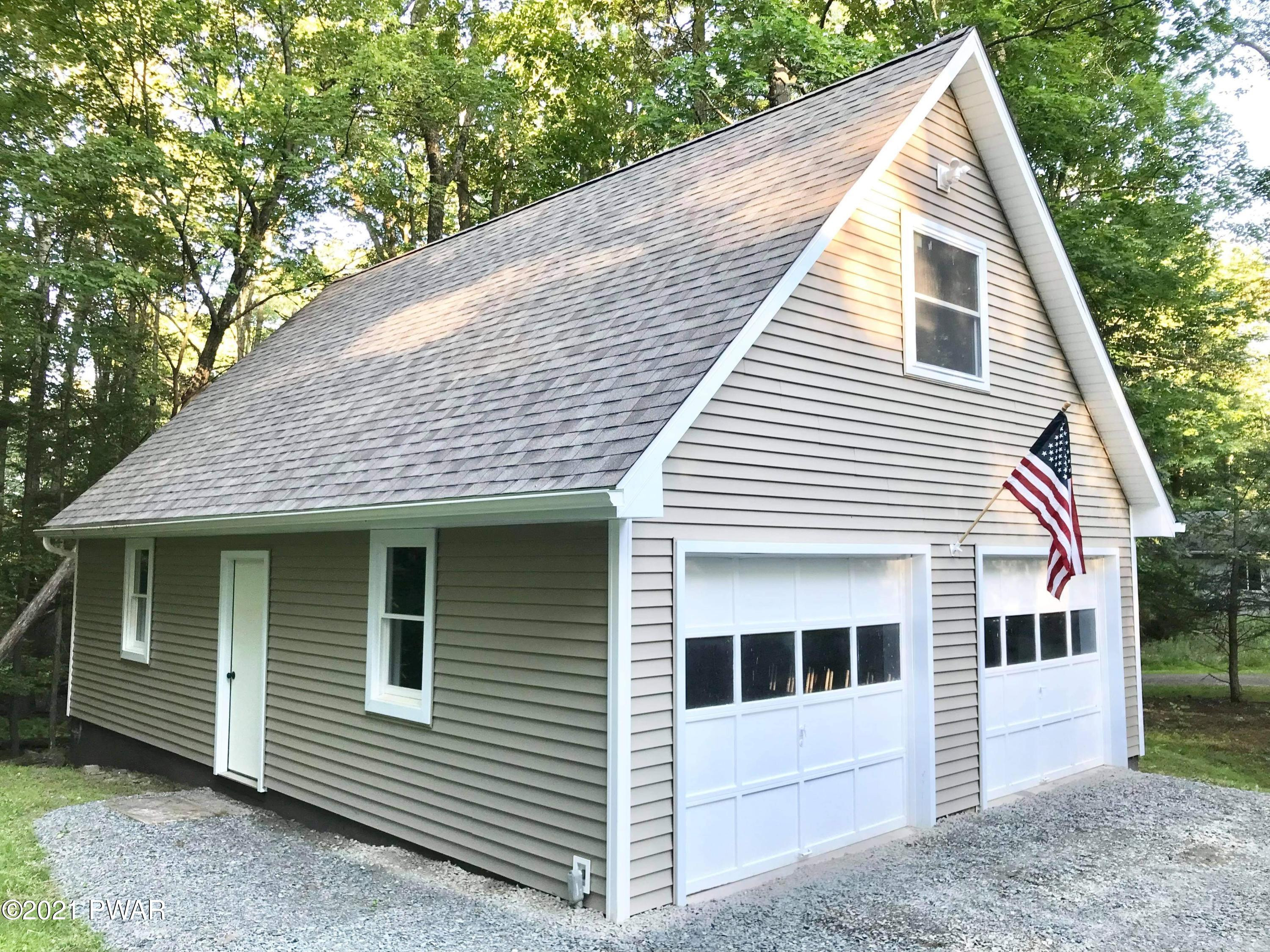 118 Daniels Road Hawley, PA 18428 - Photo 4 of 48 A1E4051F-4578-4403-AE0C-3D52F765F07C