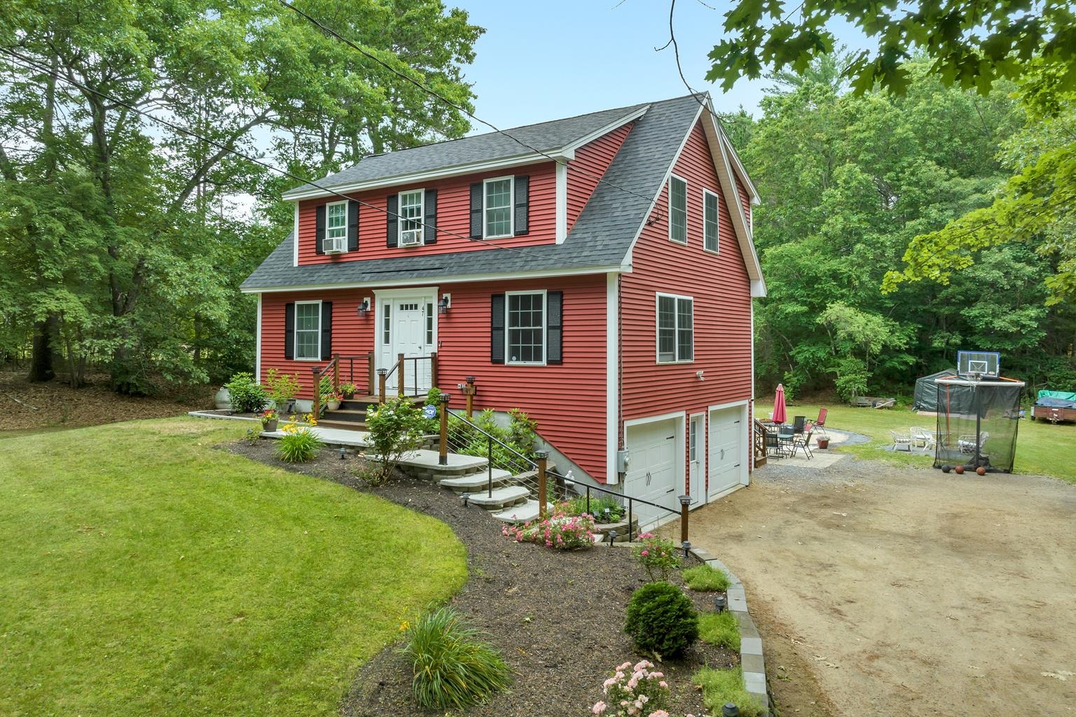 47 Mill Pond Road Epping, NH 03042 - Photo 3 of 40