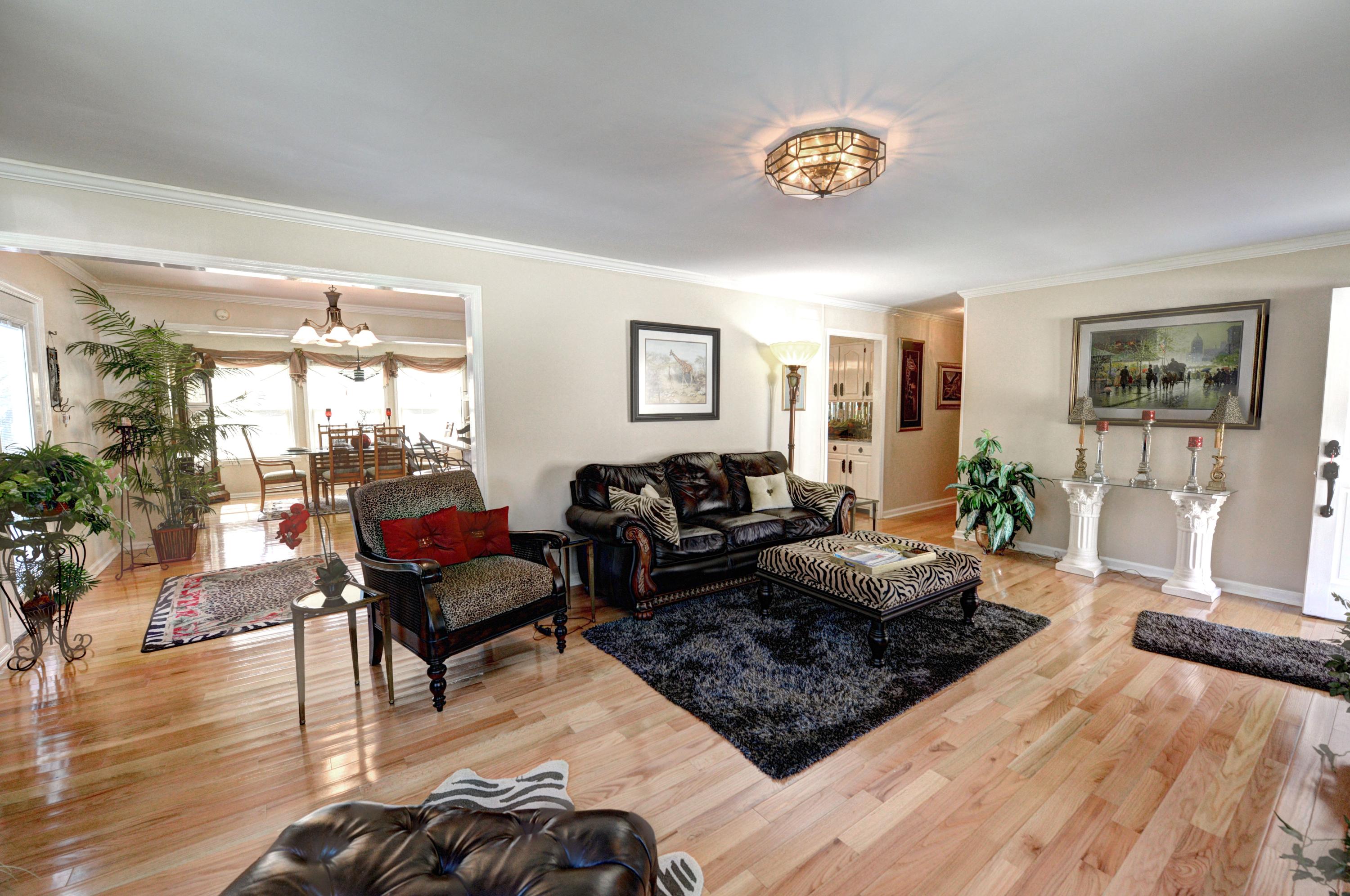 696 Bluff Road Dayton, TN 37321 - Photo 3 of 30 3-696 Bluff Living 2