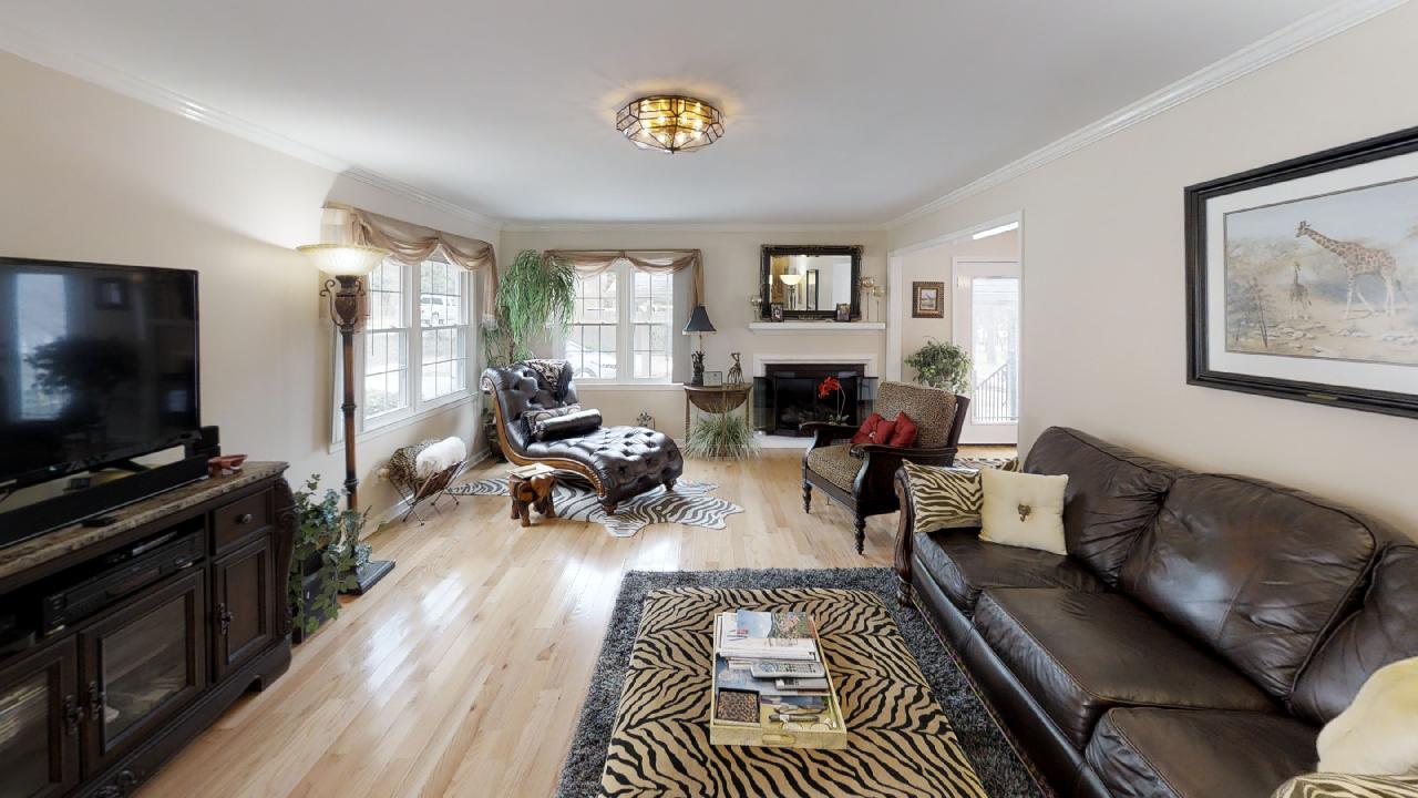 696 Bluff Road Dayton, TN 37321 - Photo 6 of 30 6-696 Bluff Living 5