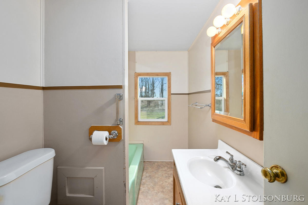 1850 Becker Road Hastings, MI 49058 - Photo 10 of 20 IMG_1012