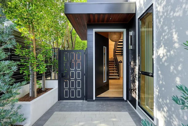 $2,638,000 | 10747 Valleyheart Drive, Studio City, CA 91604