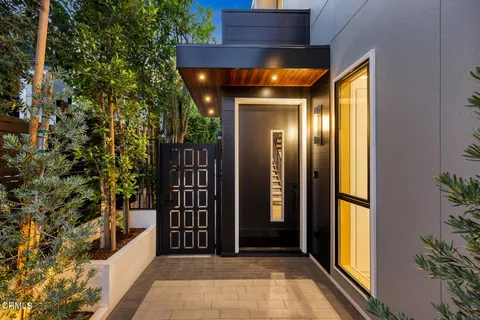 $2,638,000 | 10747 Valleyheart Drive, Studio City, CA 91604