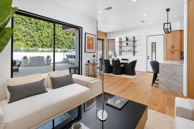 $2,638,000 | 10747 Valleyheart Drive, Studio City, CA 91604