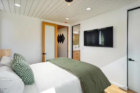 $2,638,000 | 10747 Valleyheart Drive, Studio City, CA 91604