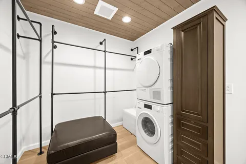 $2,638,000 | 10747 Valleyheart Drive, Studio City, CA 91604