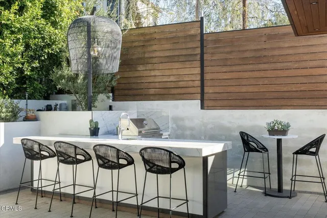 $2,638,000 | 10747 Valleyheart Drive, Studio City, CA 91604