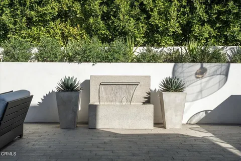 $2,638,000 | 10747 Valleyheart Drive, Studio City, CA 91604