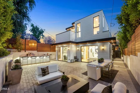 $2,638,000 | 10747 Valleyheart Drive, Studio City, CA 91604