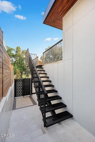 $2,638,000 | 10747 Valleyheart Drive, Studio City, CA 91604