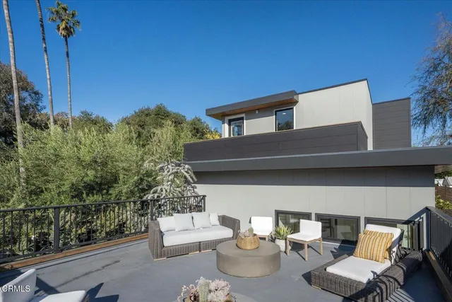 $2,638,000 | 10747 Valleyheart Drive, Studio City, CA 91604