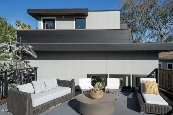 $2,638,000 | 10747 Valleyheart Drive, Studio City, CA 91604