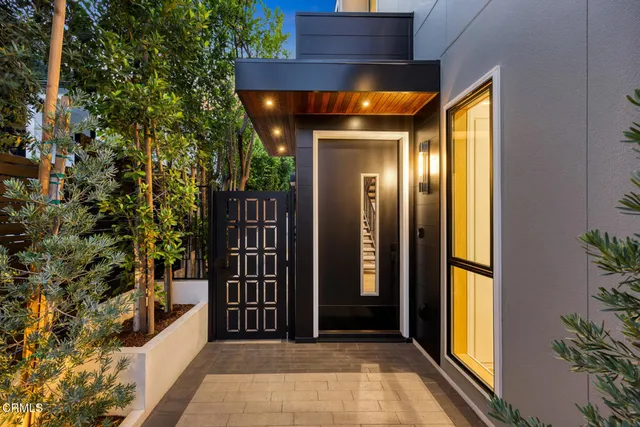 $2,638,000 | 10747 Valleyheart Drive, Studio City, CA 91604