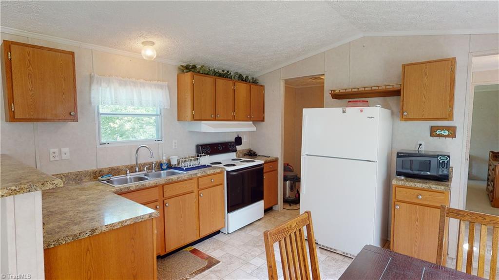4995 Haystack Road Dobson, NC 27017 - Photo 11 of 30 Gallery Image 11