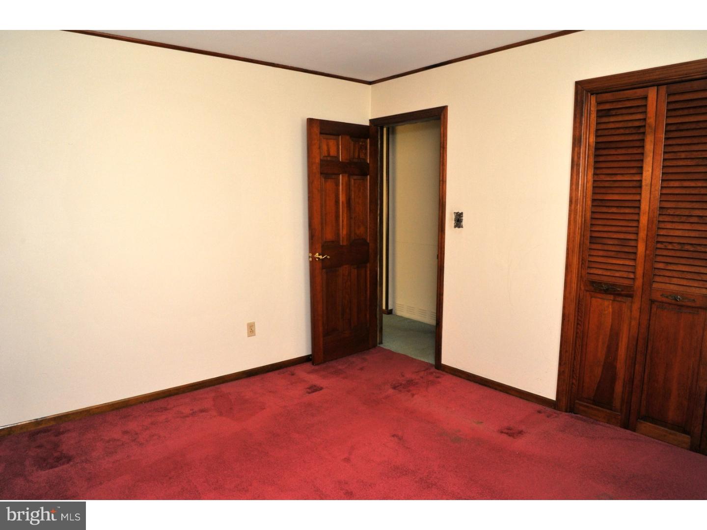 7 Hedge Road Levittown, PA 19056 - Photo 13 of 25 Gallery Image 13