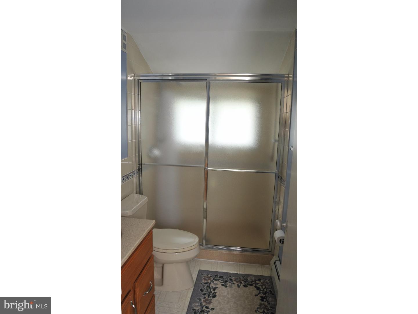 7 Hedge Road Levittown, PA 19056 - Photo 17 of 25 Gallery Image 17