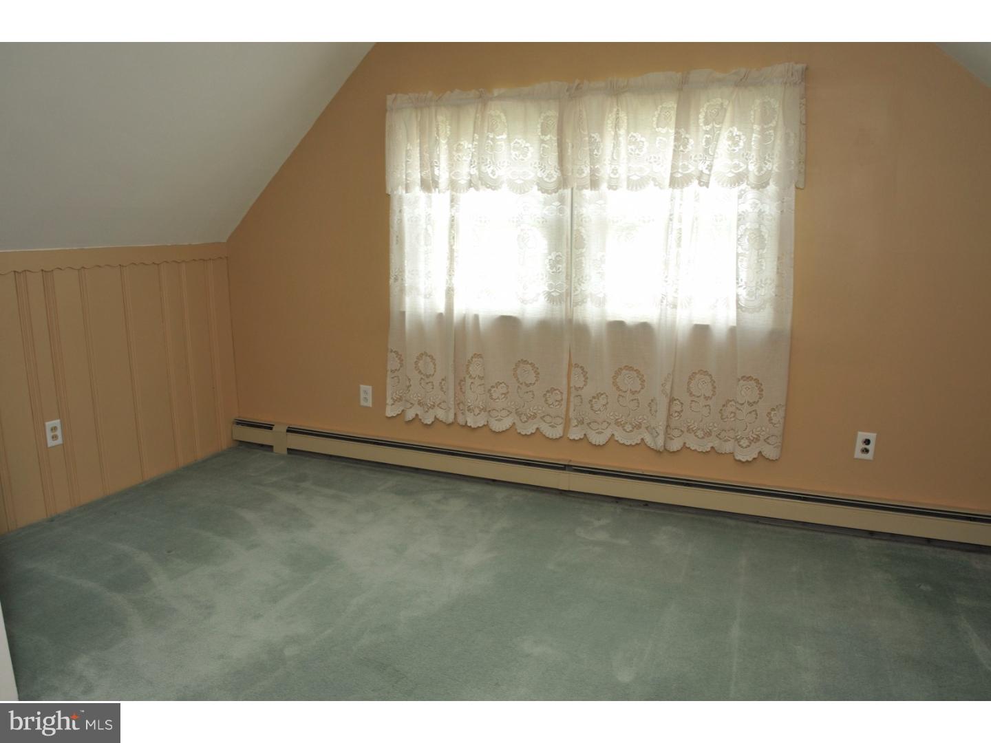 7 Hedge Road Levittown, PA 19056 - Photo 20 of 25 Gallery Image 20