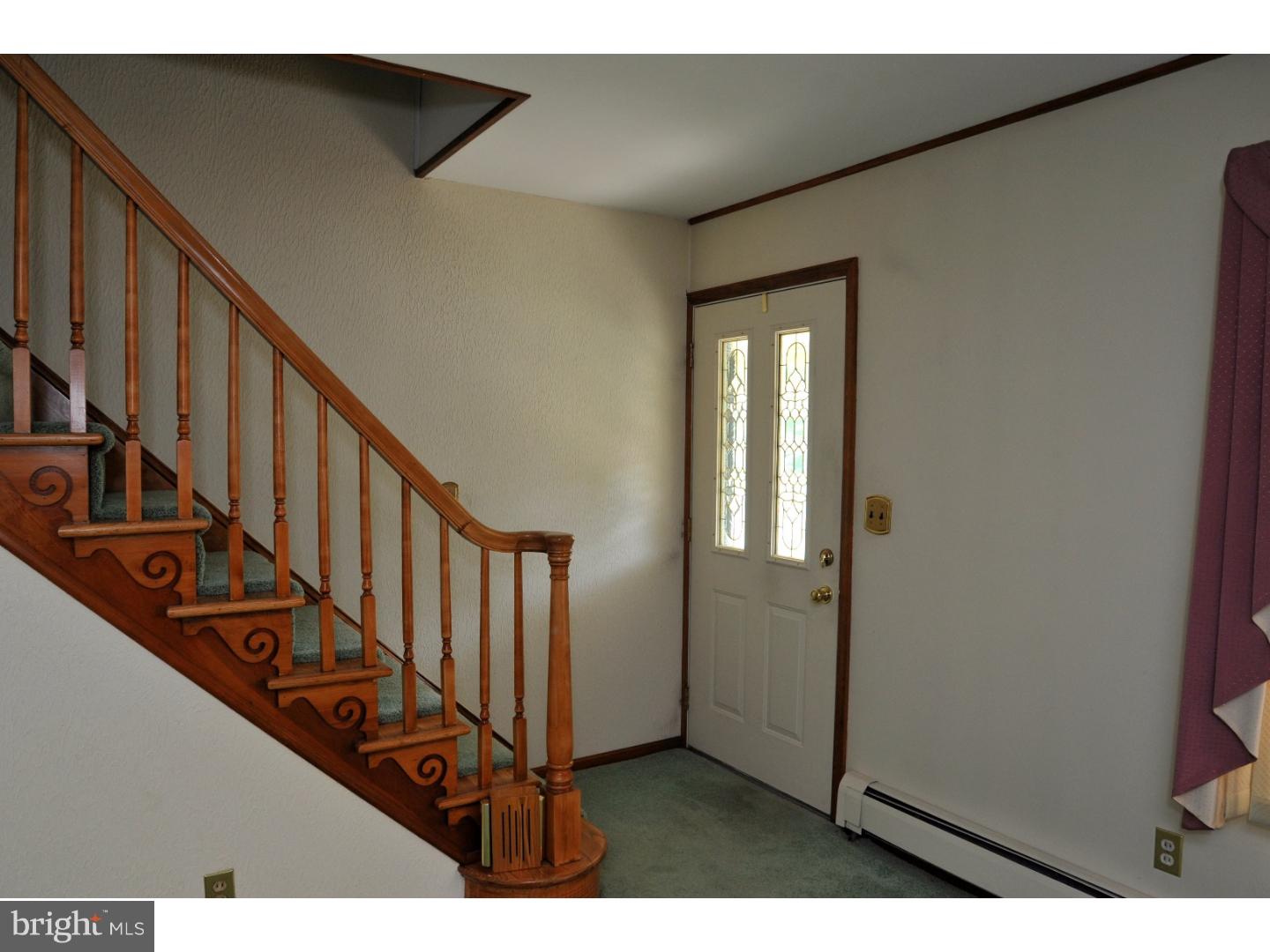 7 Hedge Road Levittown, PA 19056 - Photo 6 of 25 Gallery Image 6