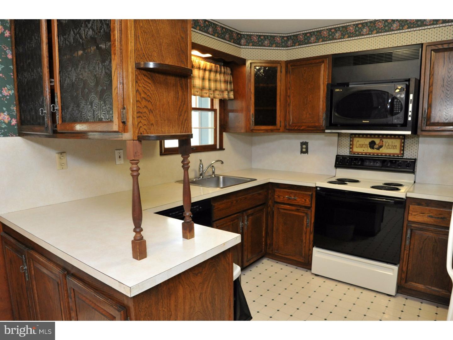 7 Hedge Road Levittown, PA 19056 - Photo 8 of 25 Gallery Image 8
