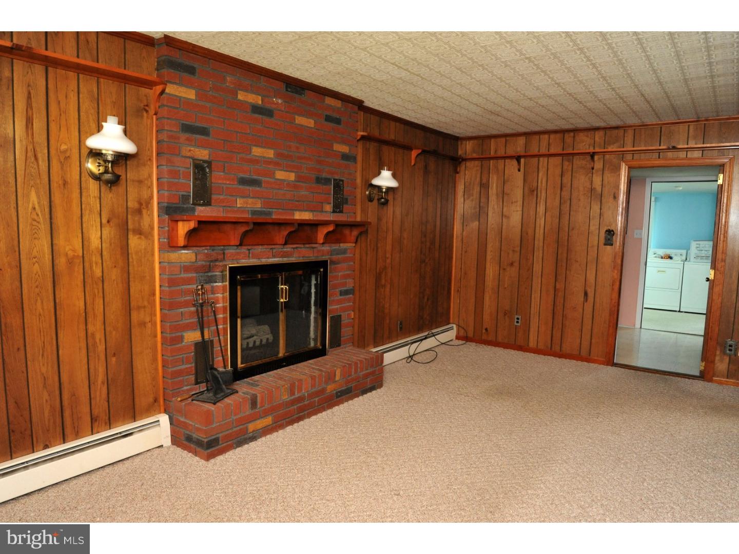 7 Hedge Road Levittown, PA 19056 - Photo 9 of 25 Gallery Image 9
