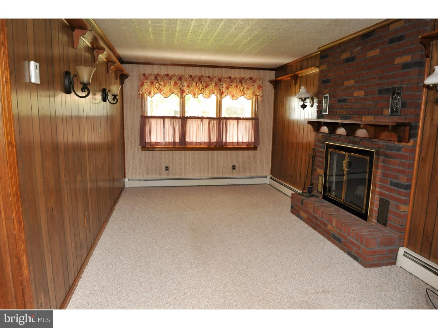 7 Hedge Road Levittown, PA 19056 - Photo 10 of 25 Gallery Image 10