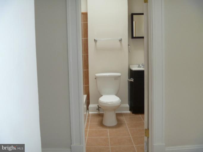 4419 Pimlico Road Baltimore, MD 21215 - Photo 11 of 29 Bath