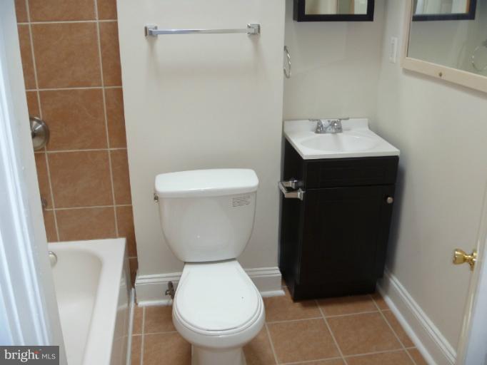 4419 Pimlico Road Baltimore, MD 21215 - Photo 4 of 29 Bath