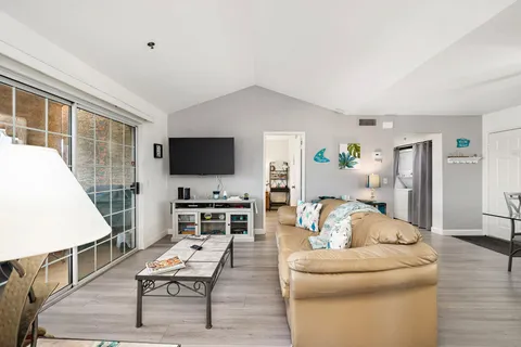 $279,000 | 2700 Lawrence Crossley Road, Unit 119, Palm Springs, CA 92264