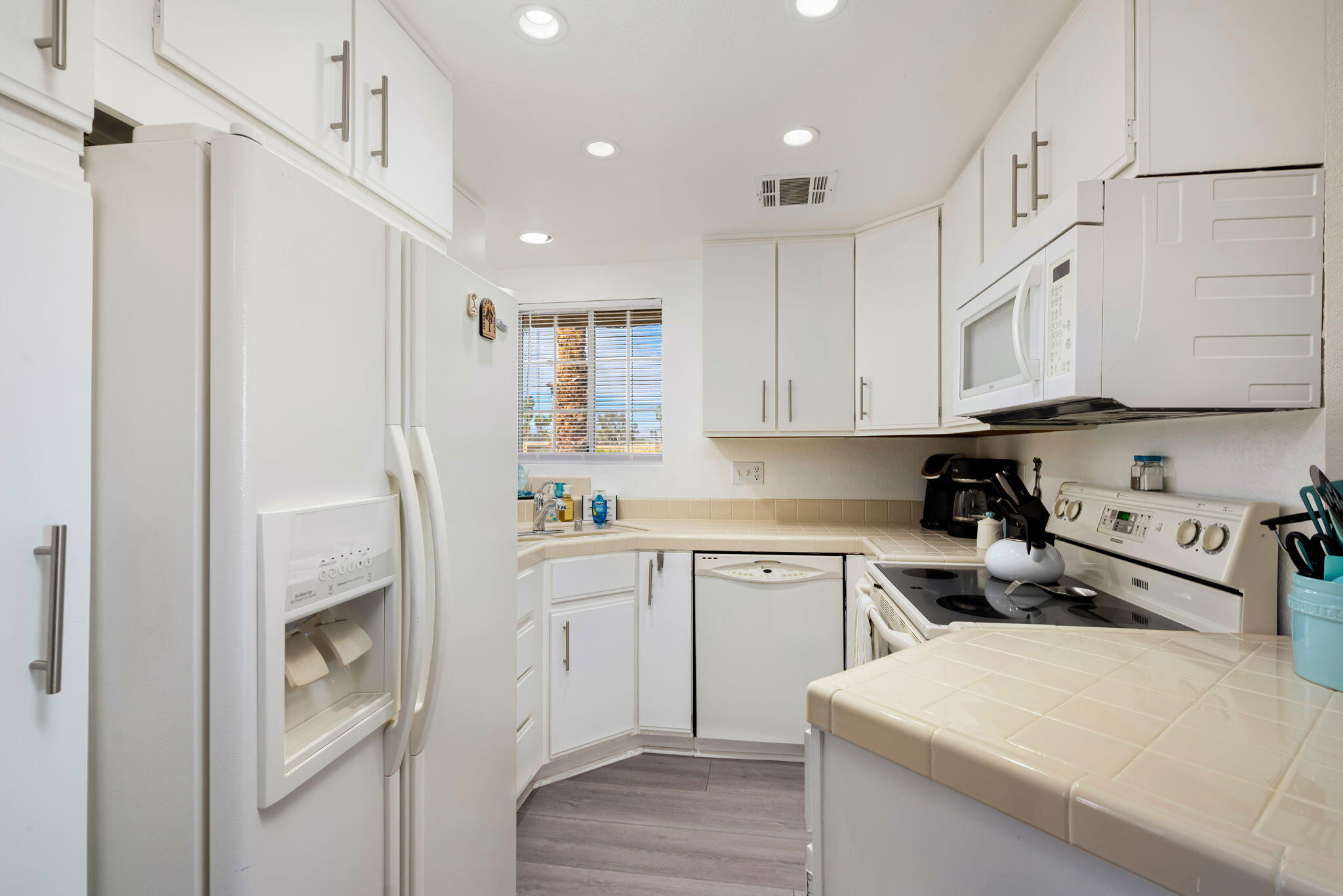 2700 Lawrence Crossley Road, Unit 119 Palm Springs, CA 92264 - Photo 10 of 23 2700 Lawrence Crossley Road 119