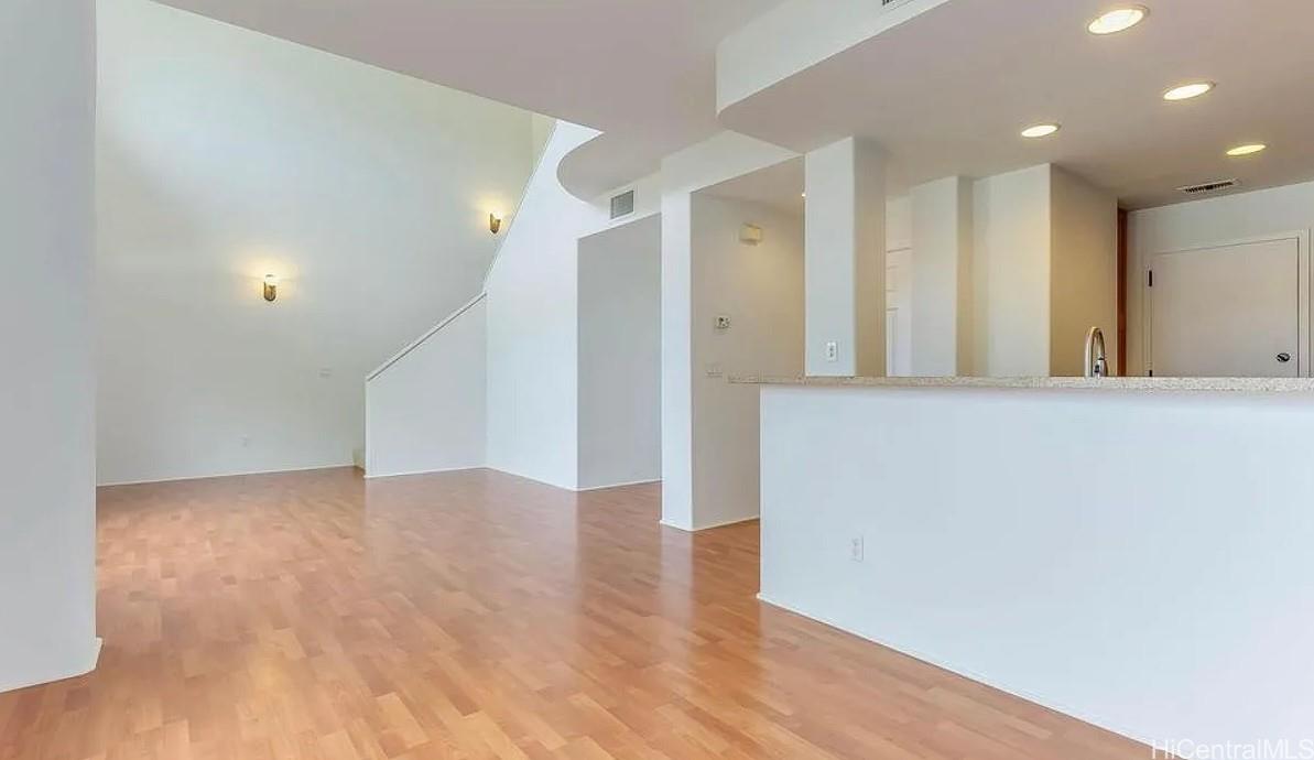 520 Lunalilo Home Road, Unit V3406 Honolulu, HI 96825 - Photo 4 of 18 Living Room/Dining Room