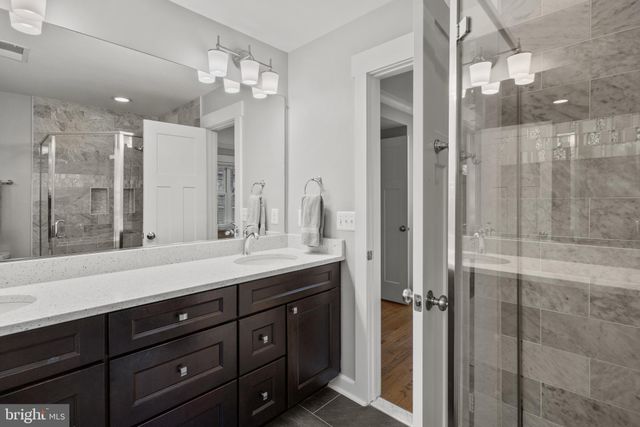 $1,565,000 | 8 East Walnut Street, Alexandria, VA 22301