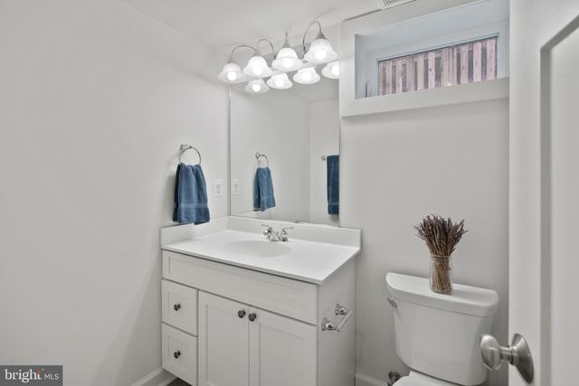 $1,565,000 | 8 East Walnut Street, Alexandria, VA 22301