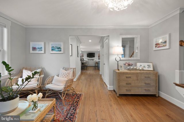 $1,565,000 | 8 East Walnut Street, Alexandria, VA 22301