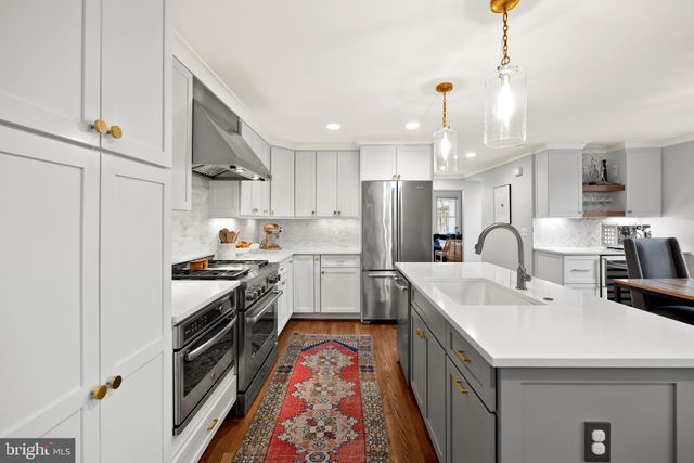 $1,565,000 | 8 East Walnut Street, Alexandria, VA 22301