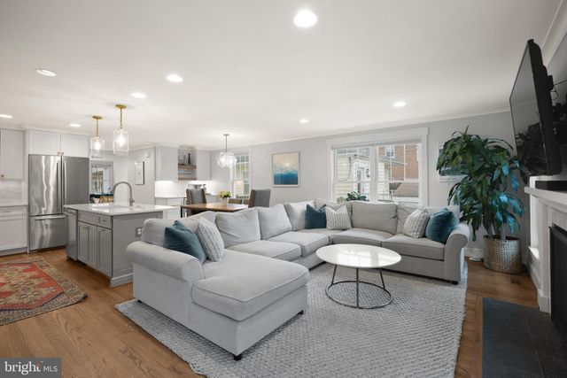 $1,565,000 | 8 East Walnut Street, Alexandria, VA 22301