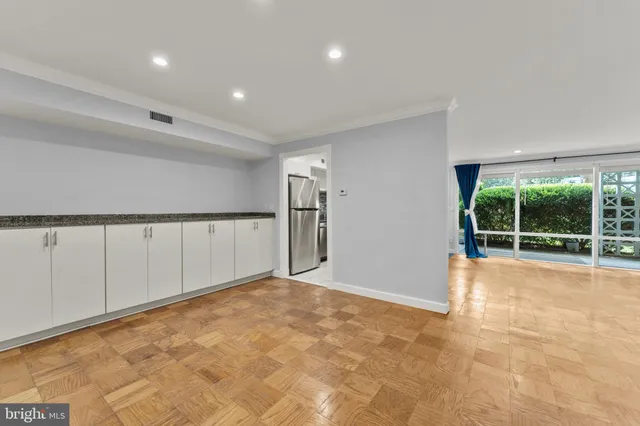 $250,000 | 7541 Spring Lake Drive, Unit B1, Bethesda, MD 20817