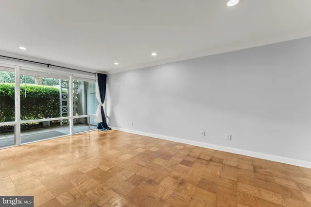 $250,000 | 7541 Spring Lake Drive, Unit B1, Bethesda, MD 20817