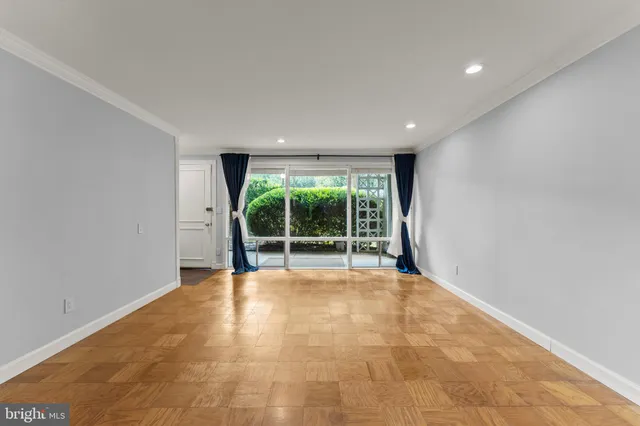 $250,000 | 7541 Spring Lake Drive, Unit B1, Bethesda, MD 20817