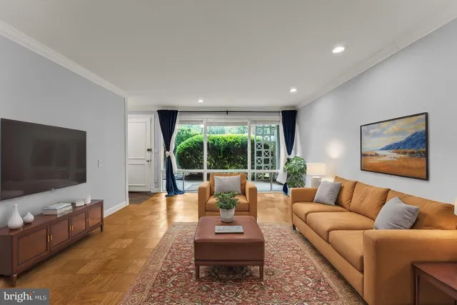 $250,000 | 7541 Spring Lake Drive, Unit B1, Bethesda, MD 20817