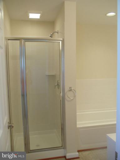 1324 Seling Avenue Rosedale, MD 21237 - Photo 17 of 24 Bath (Master)