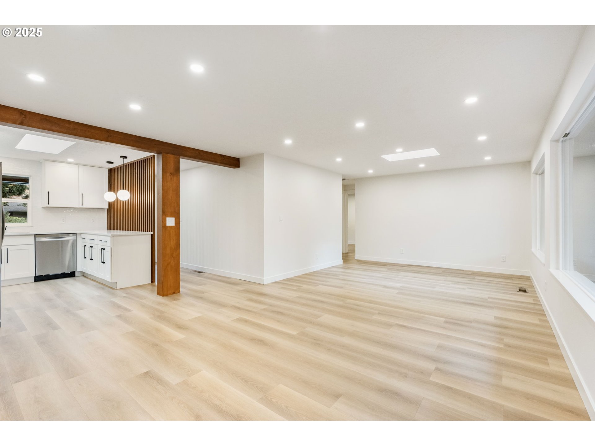 6050 Southwest Fernbrook Street Lake Oswego, OR 97035 - Photo 15 of 48