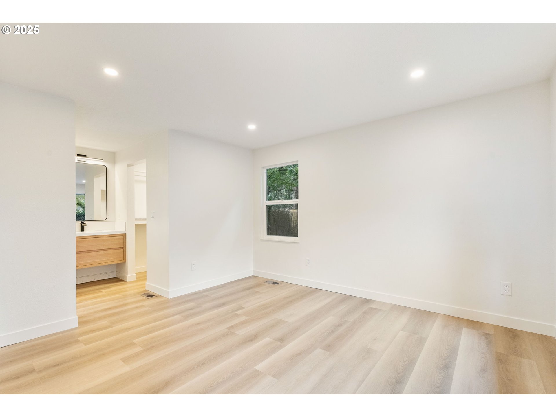 6050 Southwest Fernbrook Street Lake Oswego, OR 97035 - Photo 22 of 48